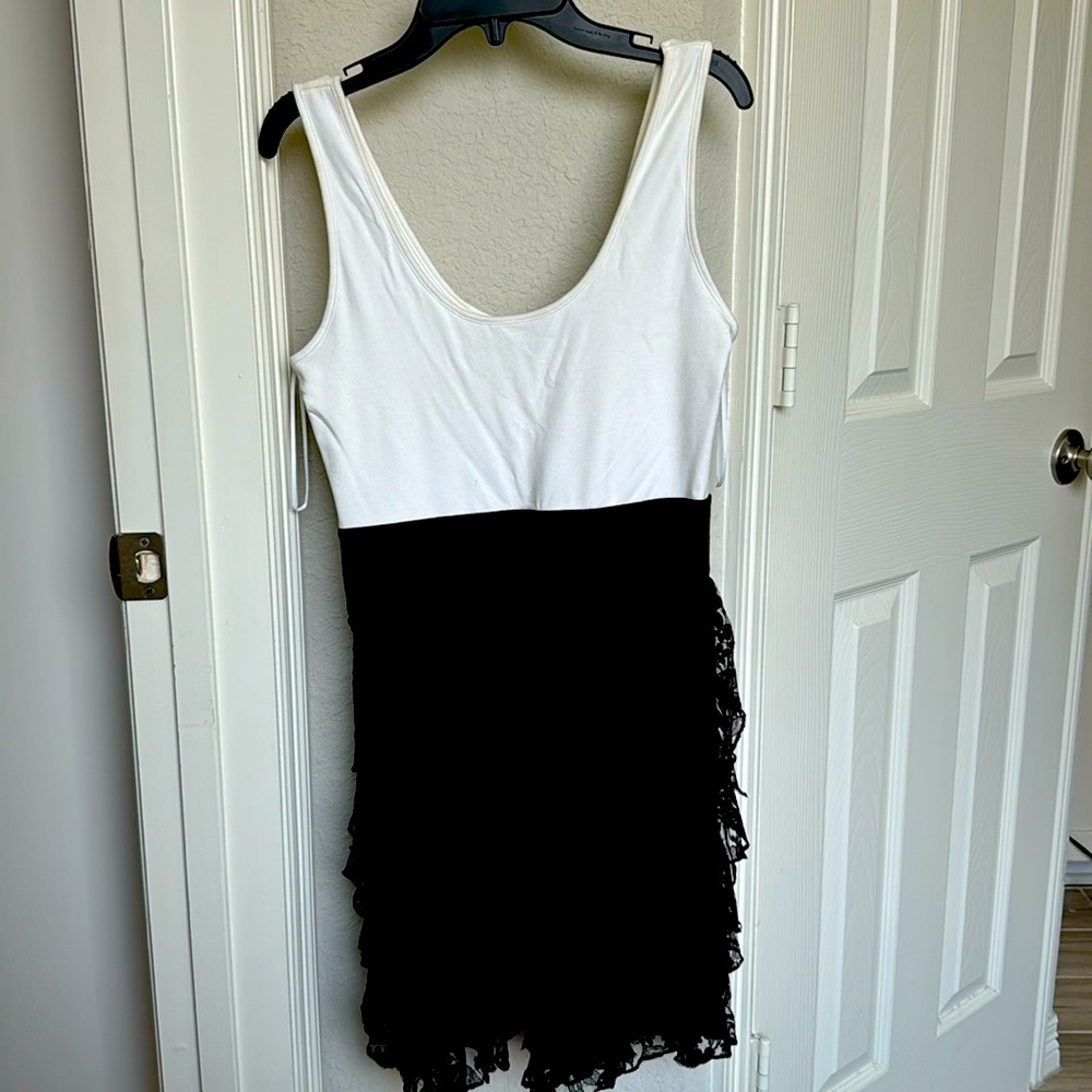 Lot of 3 Dresses H&M (6), Express (S), & Jun & Ivy (M)